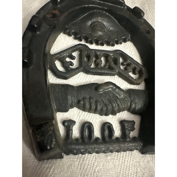 IOOF Cast Iron Wall Plaque With Eagle & Handshake Design Odd Fellows - Picture 3 of 6